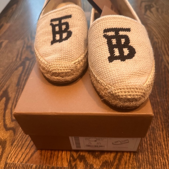 Burberry Tabitha Emb Espadrille - Picture 9 of 14